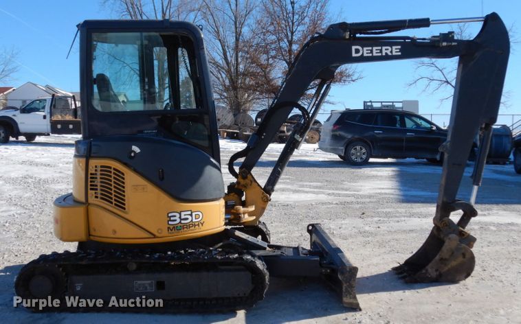 image for item JK9849 2012 John Deere 35D  mini excavator