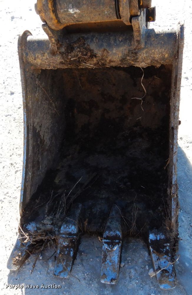 image for item JK9849 2012 John Deere 35D  mini excavator