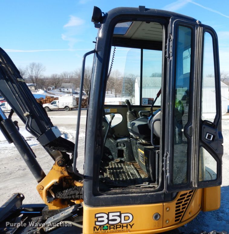 image for item JK9849 2012 John Deere 35D  mini excavator