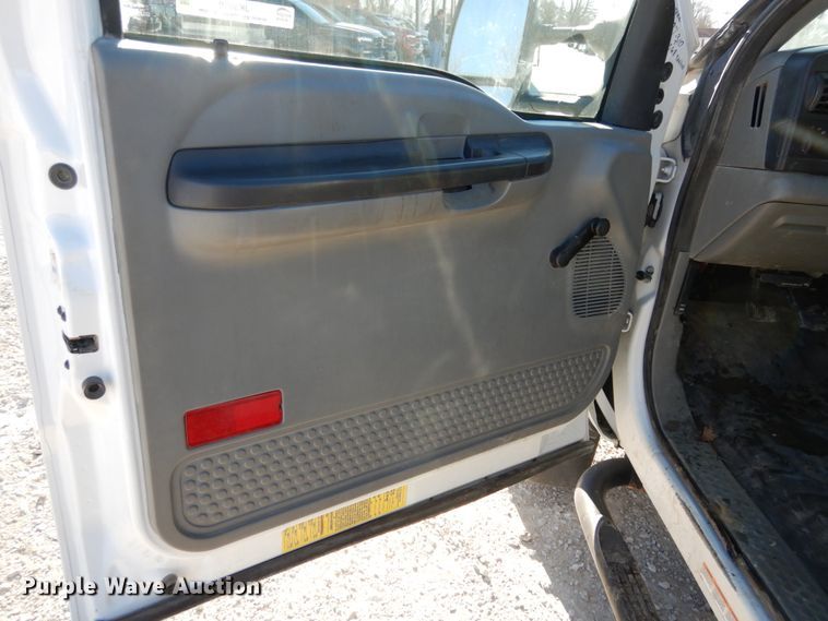 image for item JK9850 2007 Ford F550 Super Duty XL  flatbed truck