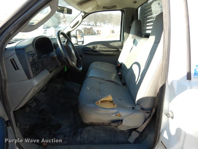 image for item JK9850 2007 Ford F550 Super Duty XL  flatbed truck