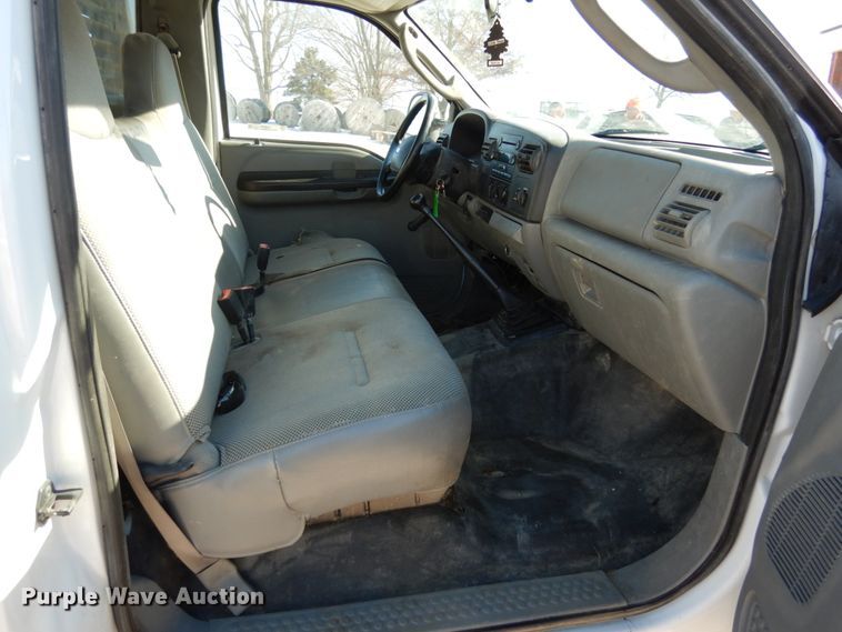 image for item JK9850 2007 Ford F550 Super Duty XL  flatbed truck