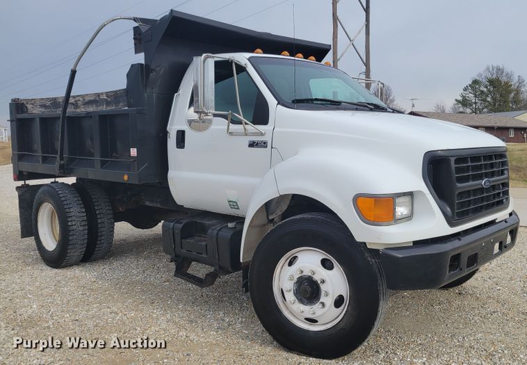 image for item KH9860 2000 Ford F750 Super Duty XL  dump truck