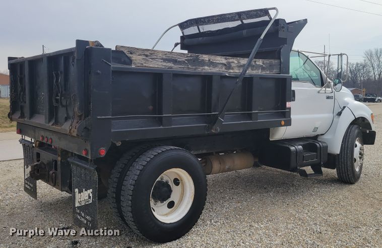 image for item KH9860 2000 Ford F750 Super Duty XL  dump truck