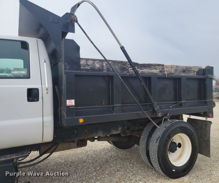 image for item KH9860 2000 Ford F750 Super Duty XL  dump truck