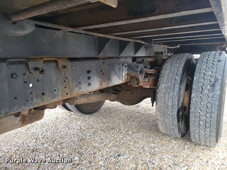 image for item KH9860 2000 Ford F750 Super Duty XL  dump truck