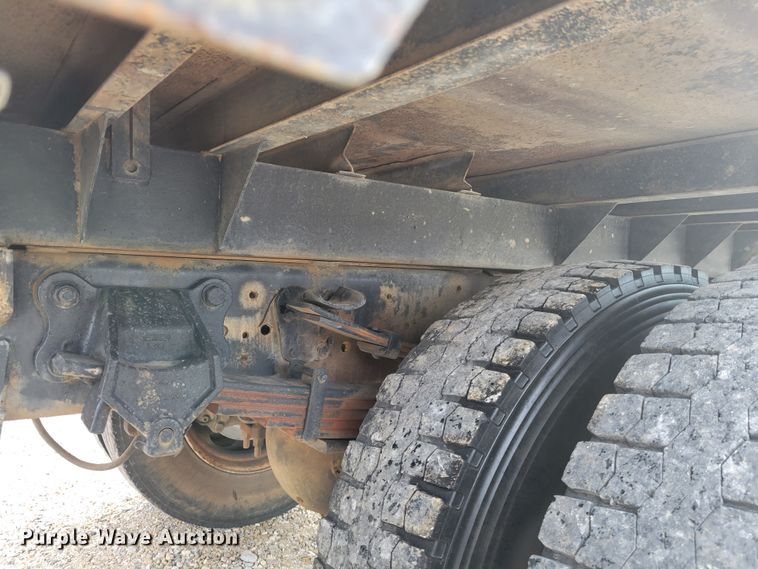 image for item KH9860 2000 Ford F750 Super Duty XL  dump truck