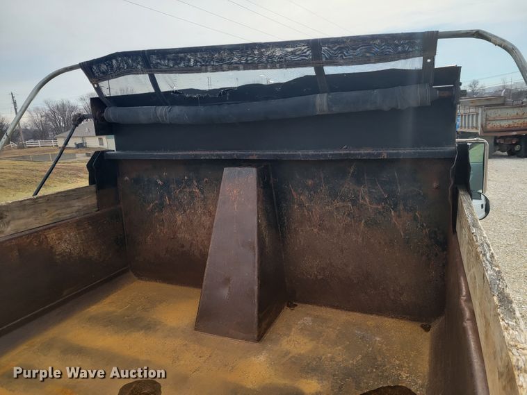 image for item KH9860 2000 Ford F750 Super Duty XL  dump truck