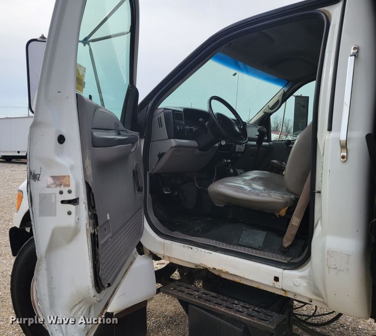 image for item KH9860 2000 Ford F750 Super Duty XL  dump truck