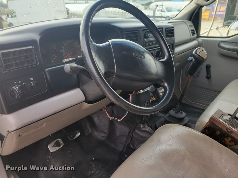 image for item KH9860 2000 Ford F750 Super Duty XL  dump truck