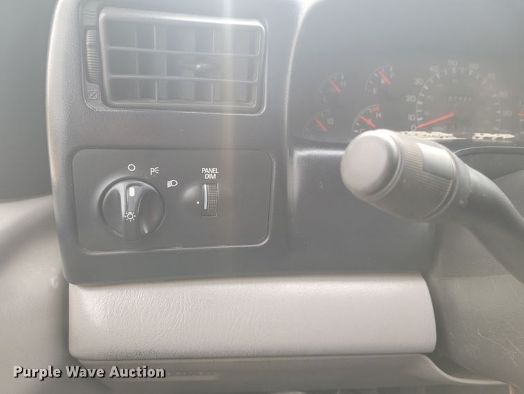 image for item KH9860 2000 Ford F750 Super Duty XL  dump truck