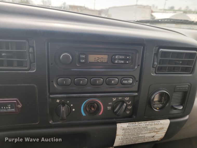 image for item KH9860 2000 Ford F750 Super Duty XL  dump truck