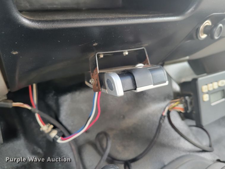 image for item KH9860 2000 Ford F750 Super Duty XL  dump truck