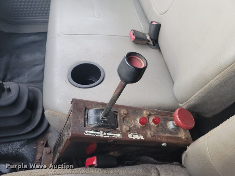 image for item KH9860 2000 Ford F750 Super Duty XL  dump truck