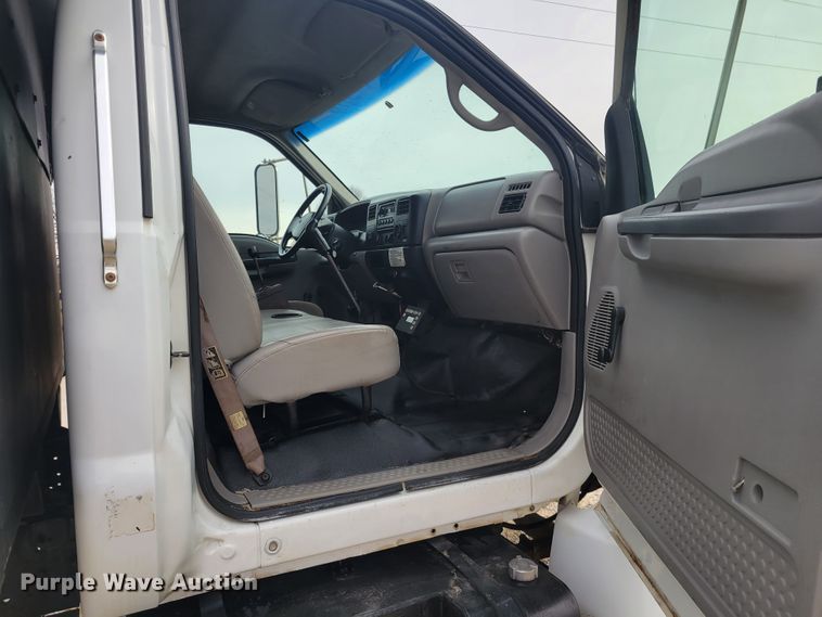 image for item KH9860 2000 Ford F750 Super Duty XL  dump truck