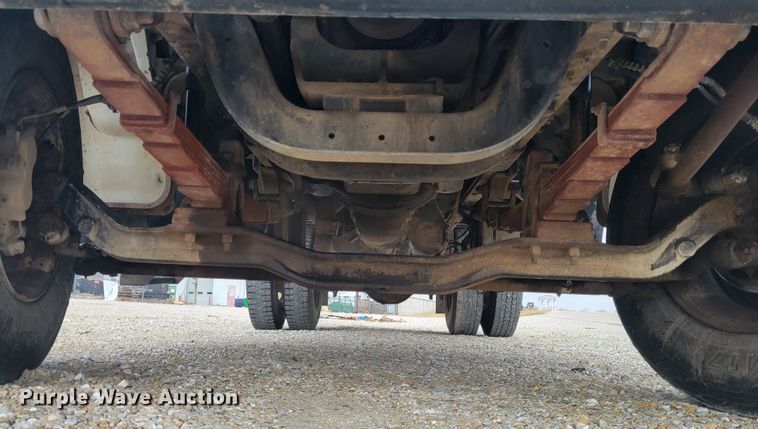 image for item KH9860 2000 Ford F750 Super Duty XL  dump truck