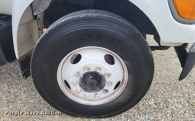 image for item KH9860 2000 Ford F750 Super Duty XL  dump truck