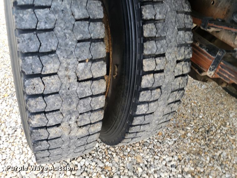 image for item KH9860 2000 Ford F750 Super Duty XL  dump truck