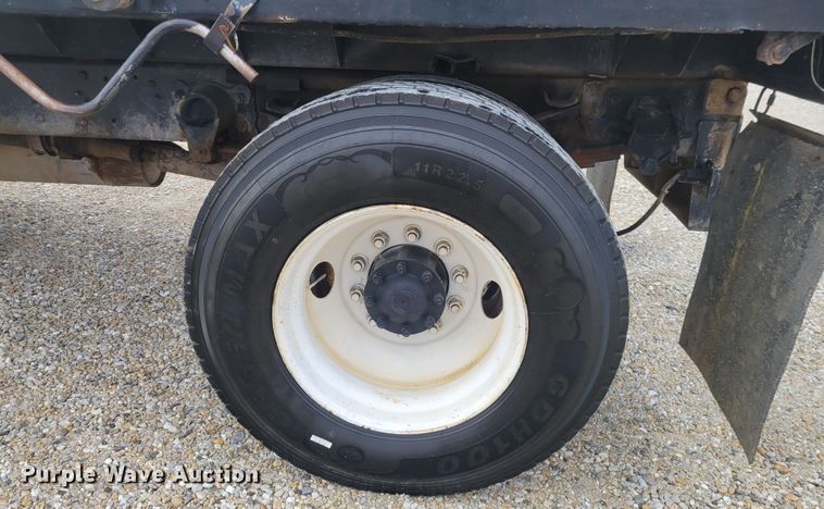 image for item KH9860 2000 Ford F750 Super Duty XL  dump truck