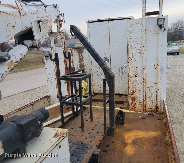 image for item KH9861 2007 Sterling Acterra  Crew Cab crane truck