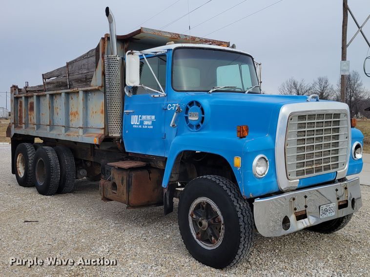 image for item KH9862 1977 Ford 9000  dump truck