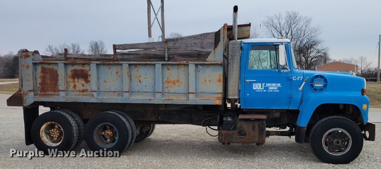 image for item KH9862 1977 Ford 9000  dump truck