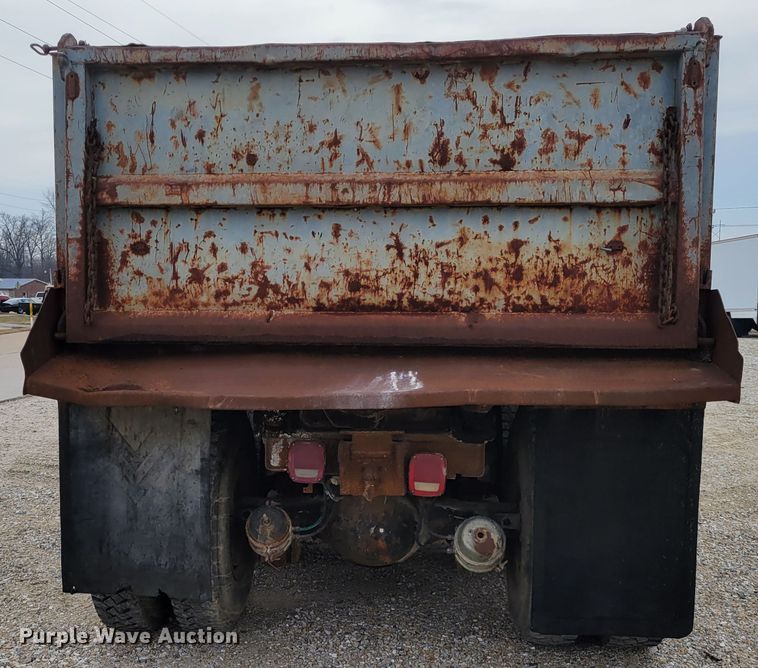 image for item KH9862 1977 Ford 9000  dump truck