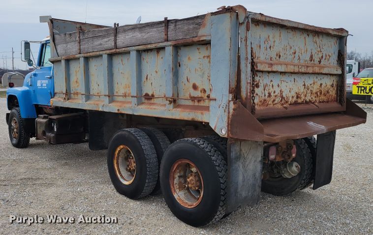 image for item KH9862 1977 Ford 9000  dump truck