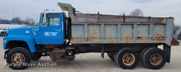 image for item KH9862 1977 Ford 9000  dump truck