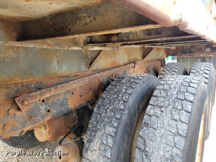 image for item KH9862 1977 Ford 9000  dump truck