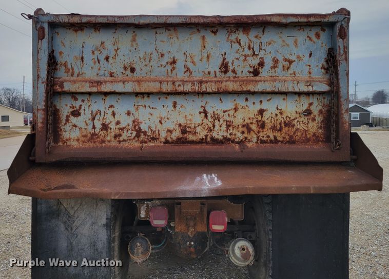 image for item KH9862 1977 Ford 9000  dump truck