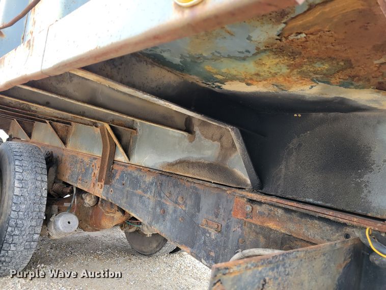 image for item KH9862 1977 Ford 9000  dump truck