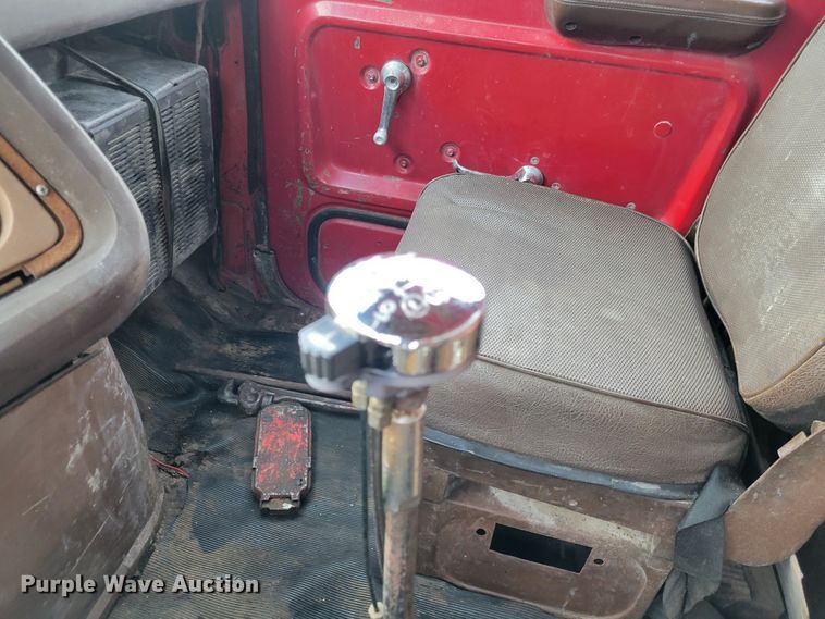 image for item KH9862 1977 Ford 9000  dump truck