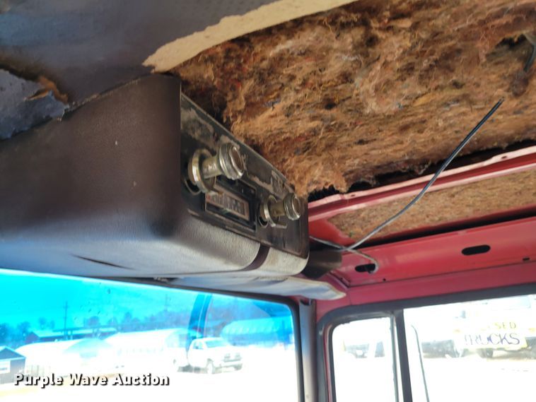 image for item KH9862 1977 Ford 9000  dump truck