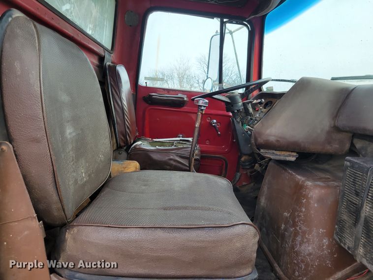 image for item KH9862 1977 Ford 9000  dump truck