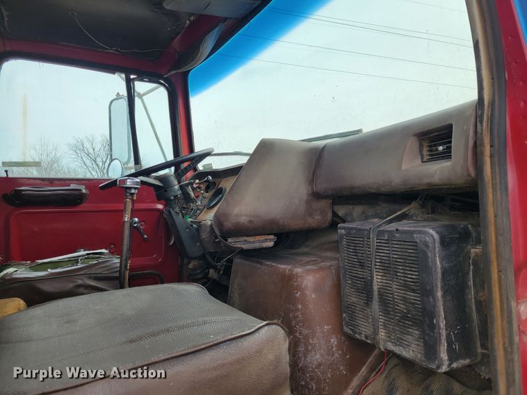 image for item KH9862 1977 Ford 9000  dump truck