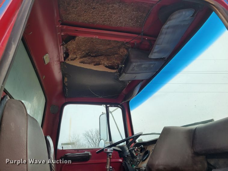 image for item KH9862 1977 Ford 9000  dump truck