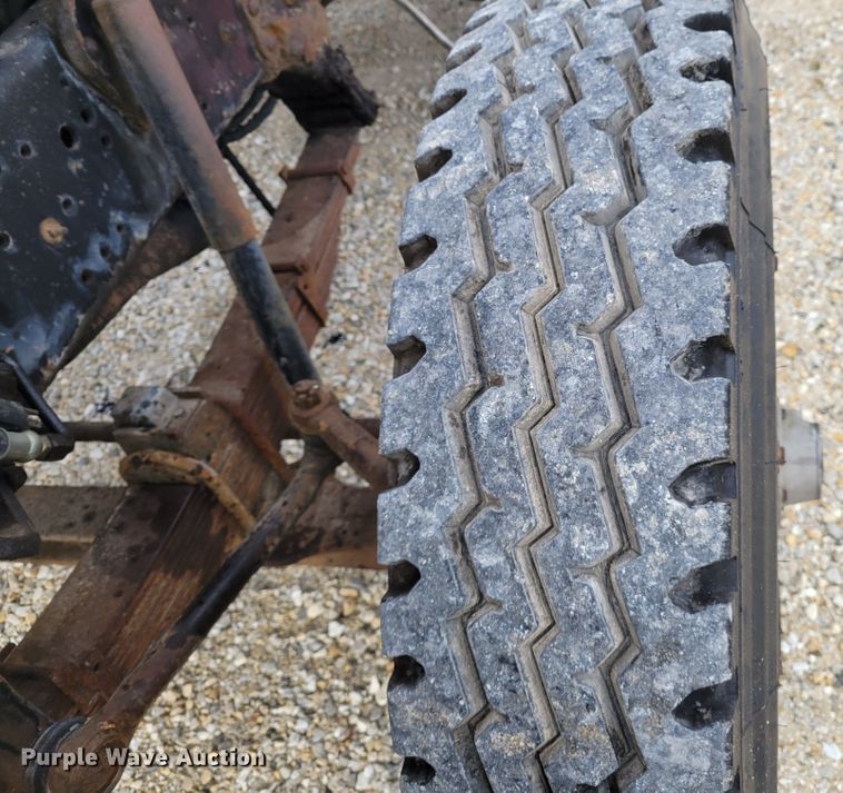 image for item KH9862 1977 Ford 9000  dump truck