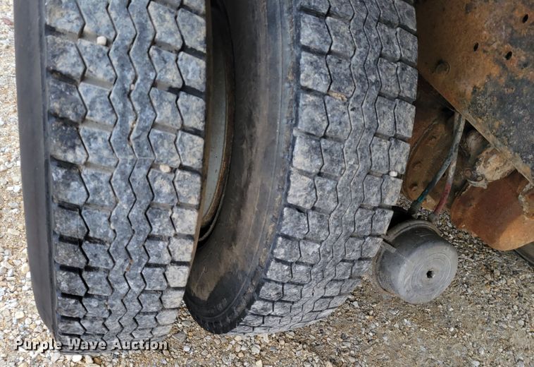 image for item KH9862 1977 Ford 9000  dump truck