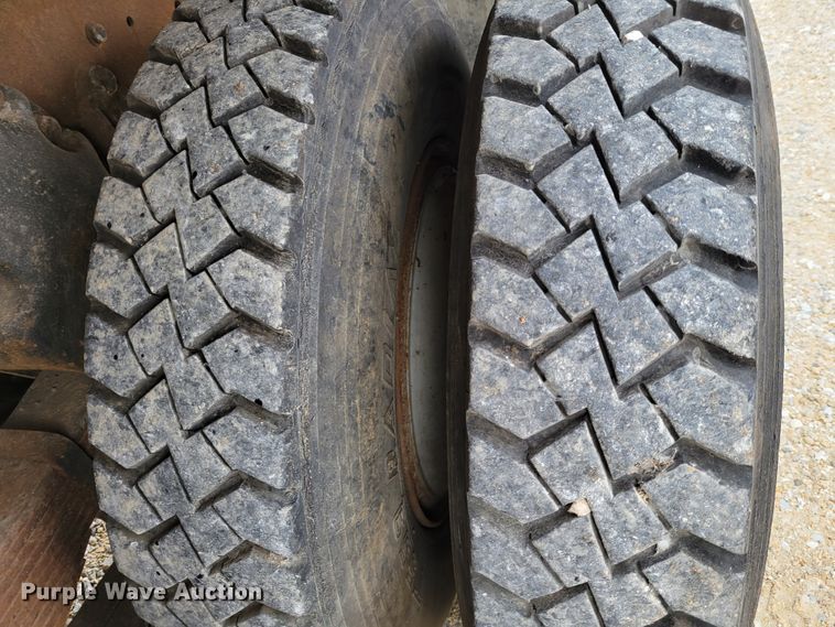 image for item KH9862 1977 Ford 9000  dump truck