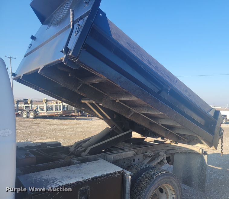 image for item KH9863 1999 Ford F550 Super Duty XL  dump truck