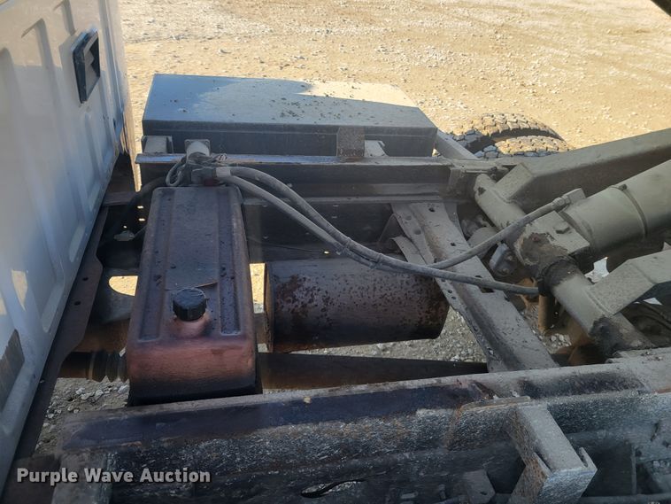 image for item KH9863 1999 Ford F550 Super Duty XL  dump truck