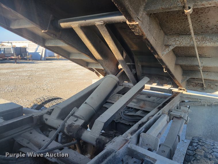 image for item KH9863 1999 Ford F550 Super Duty XL  dump truck