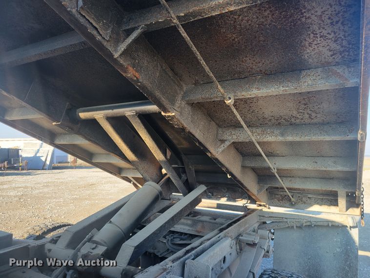 image for item KH9863 1999 Ford F550 Super Duty XL  dump truck