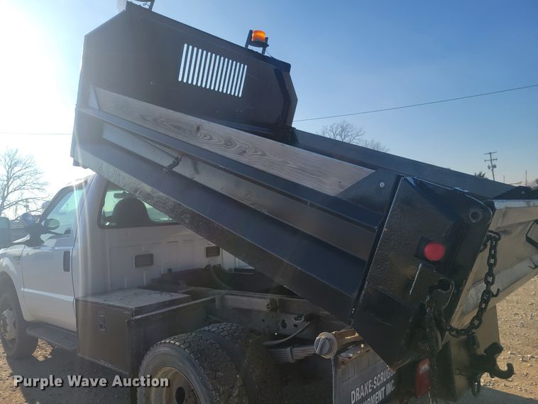 image for item KH9863 1999 Ford F550 Super Duty XL  dump truck