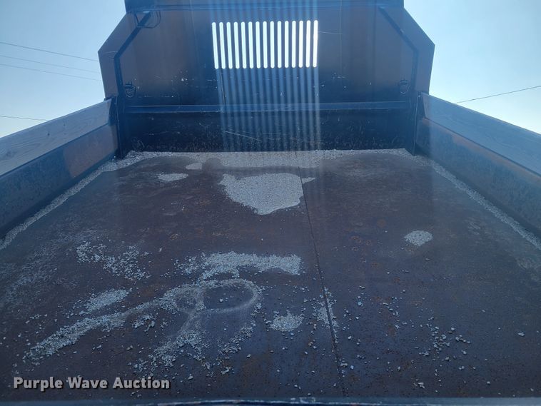 image for item KH9863 1999 Ford F550 Super Duty XL  dump truck