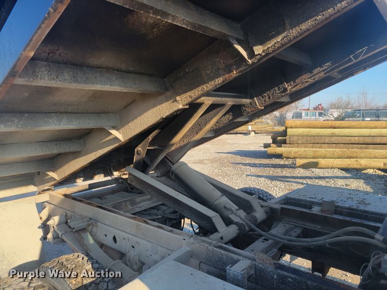 image for item KH9863 1999 Ford F550 Super Duty XL  dump truck