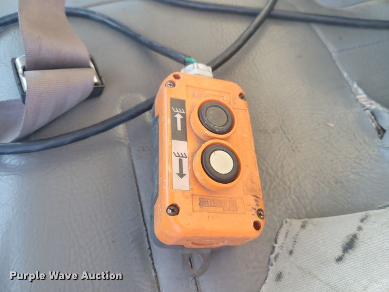 image for item KH9863 1999 Ford F550 Super Duty XL  dump truck