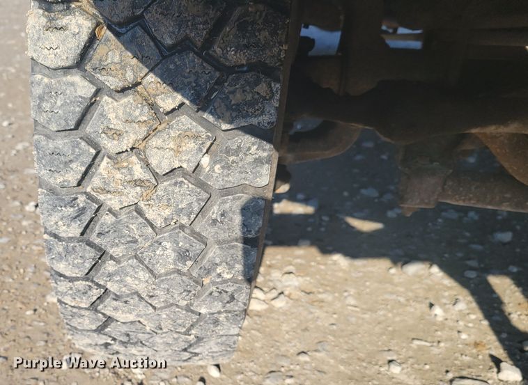 image for item KH9863 1999 Ford F550 Super Duty XL  dump truck