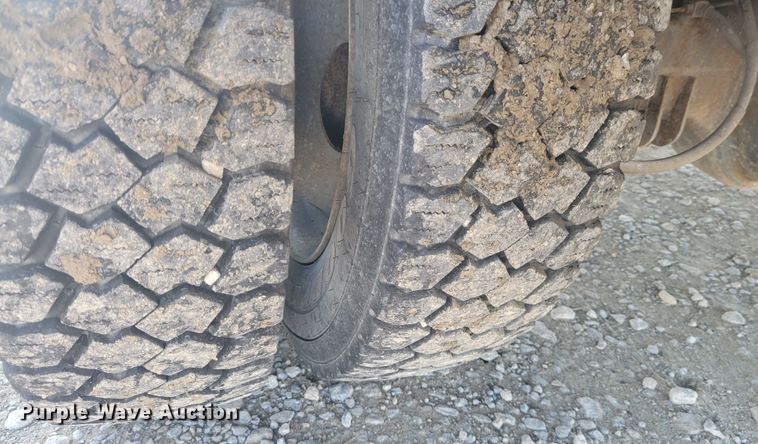 image for item KH9863 1999 Ford F550 Super Duty XL  dump truck